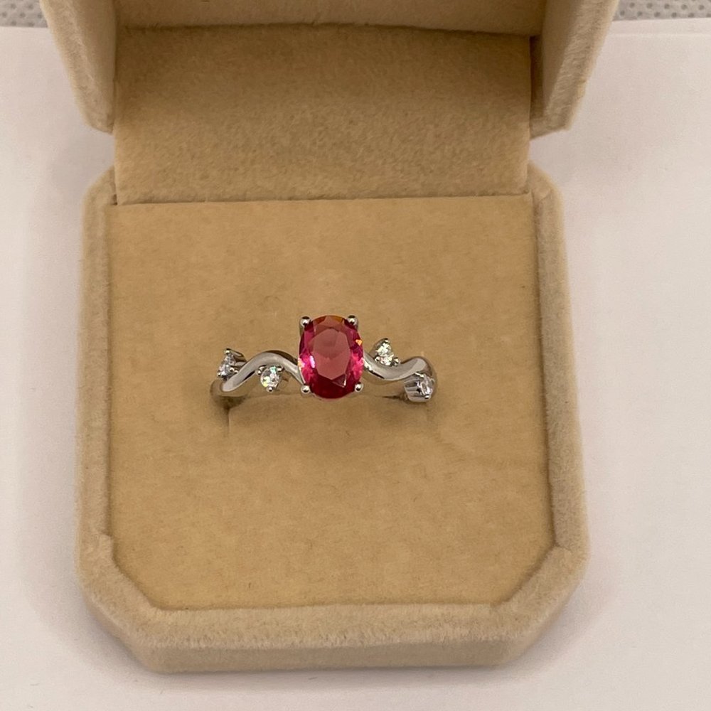 WHITEGOLD RUBY WEDDING RING - Picture 5 of 6